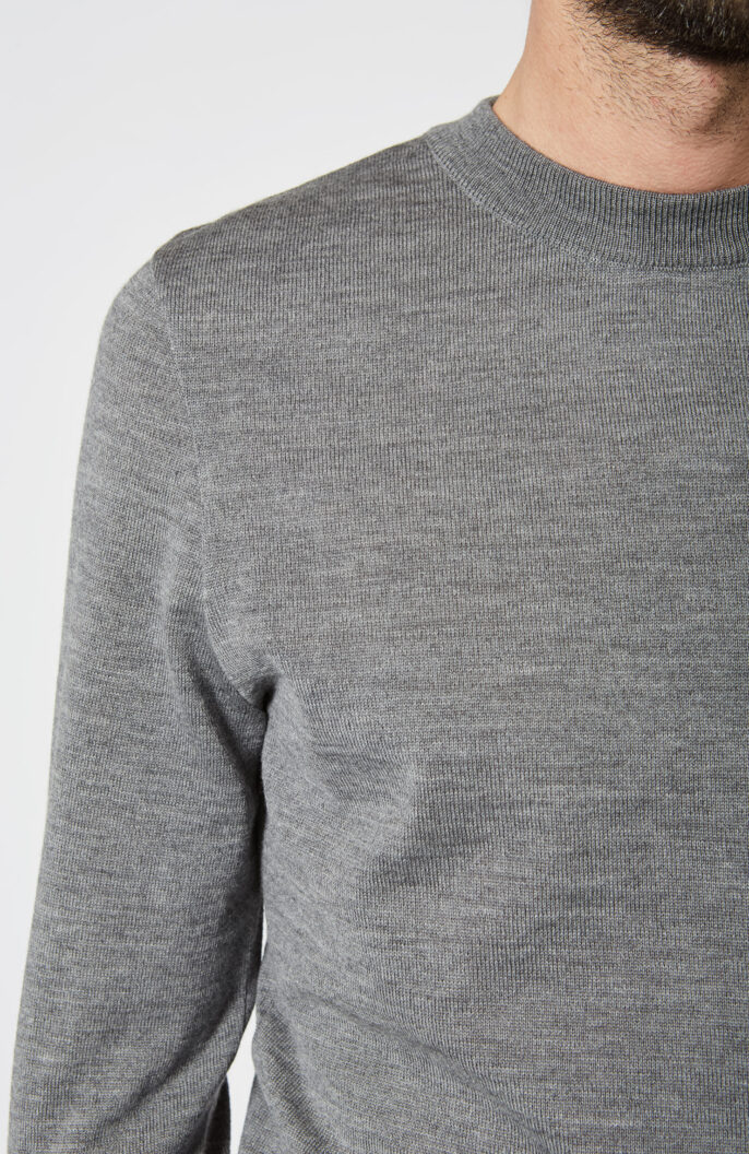 A kind of guise permanent pullover grau