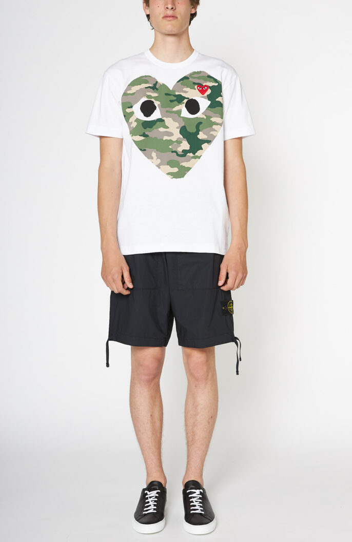comme des garcons play weißes t-shirt herz camouflage