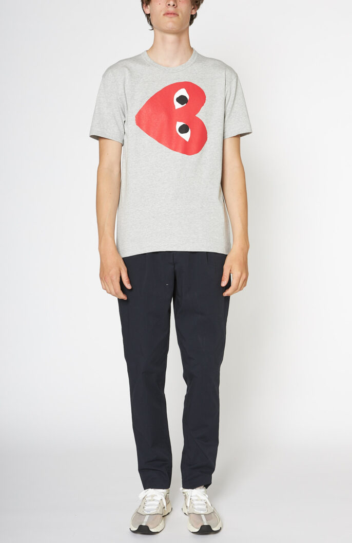 comme des Garcons Play graues T-shirt großes rotes herz auf Seite
