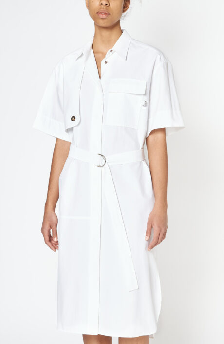 Weißes Kleid aus Baumwolle mit Gürtel