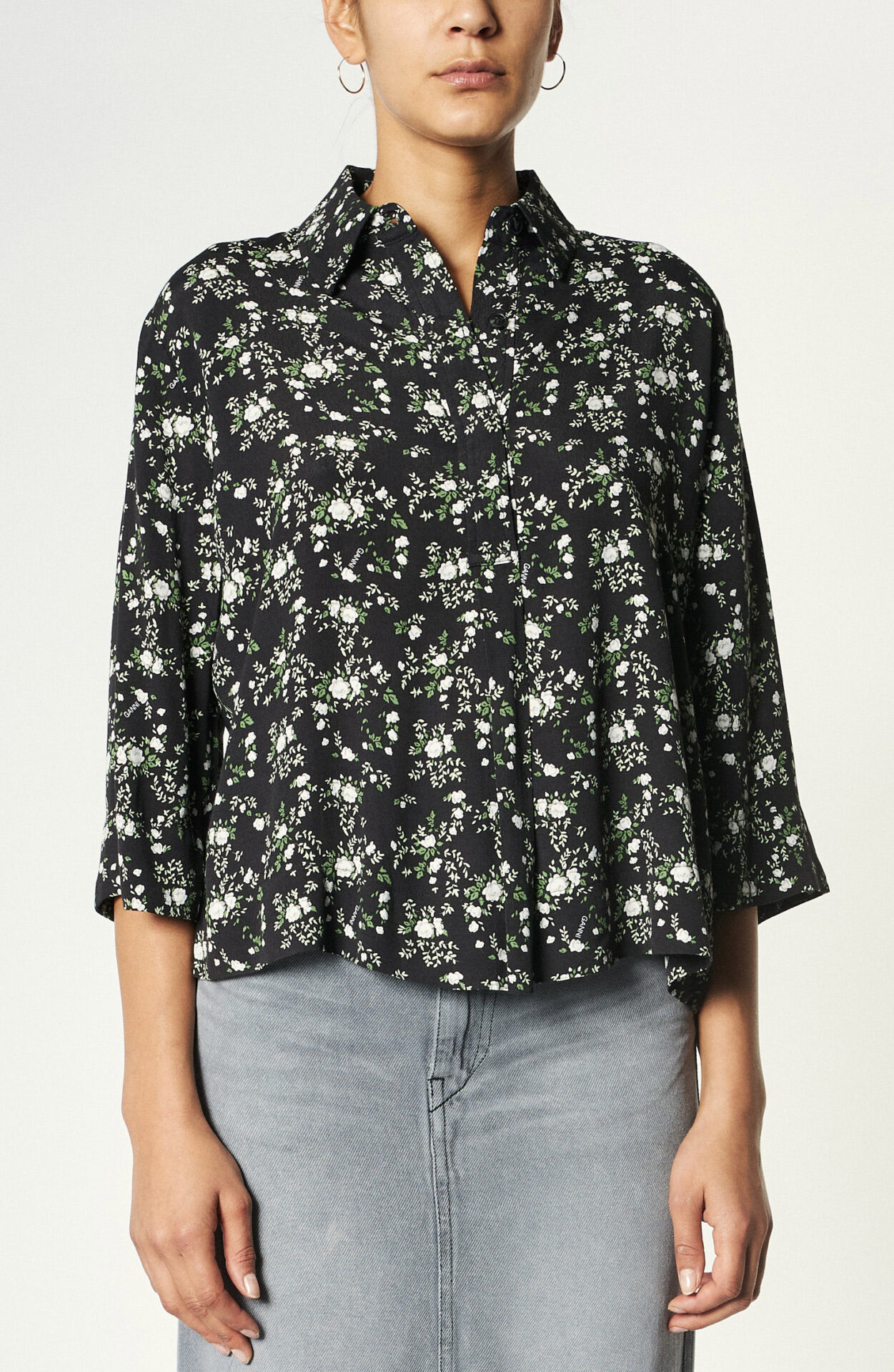 Ganni Black blouse with floral print Schwittenberg
