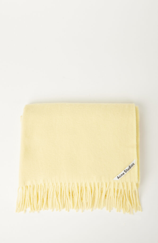 "Canada" scarf in light yellow