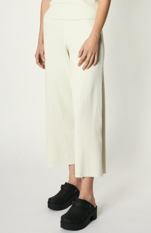 Ripped Cropped Pant in Bone