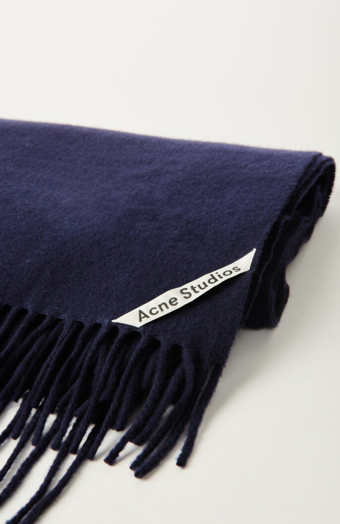 "Canada" scarf in navy
