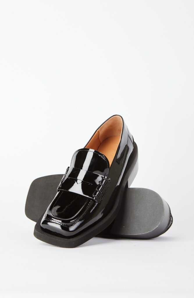 Black loafers "Naplack" patent leather