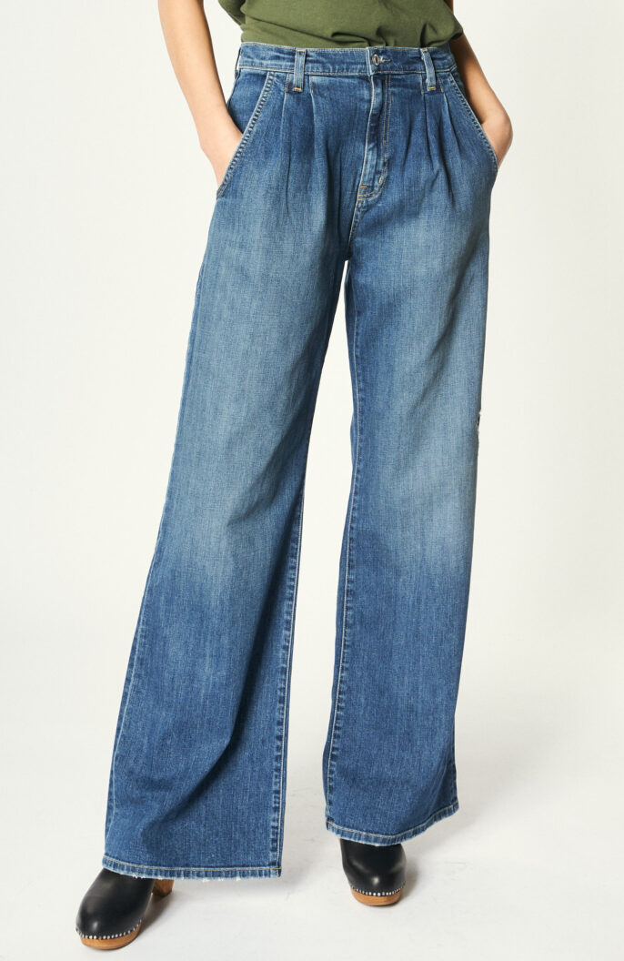 Weite Bundfalten-Jeans "Flora" in Mittelblau