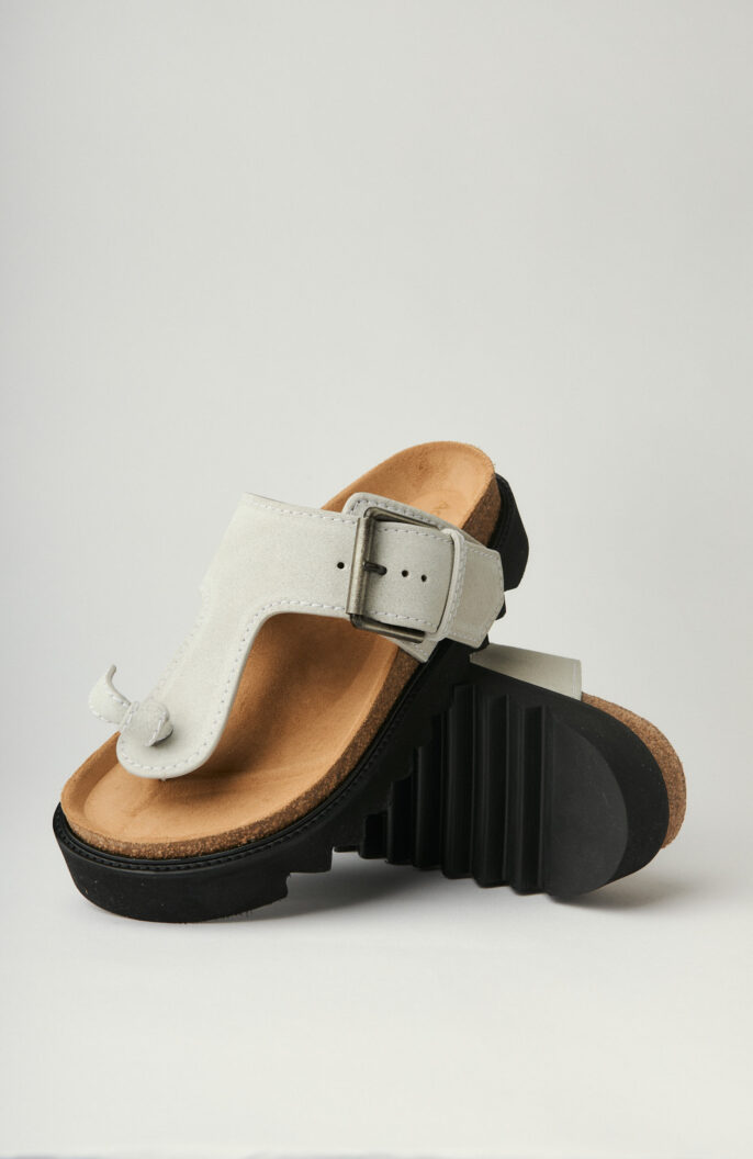 White sandals "540