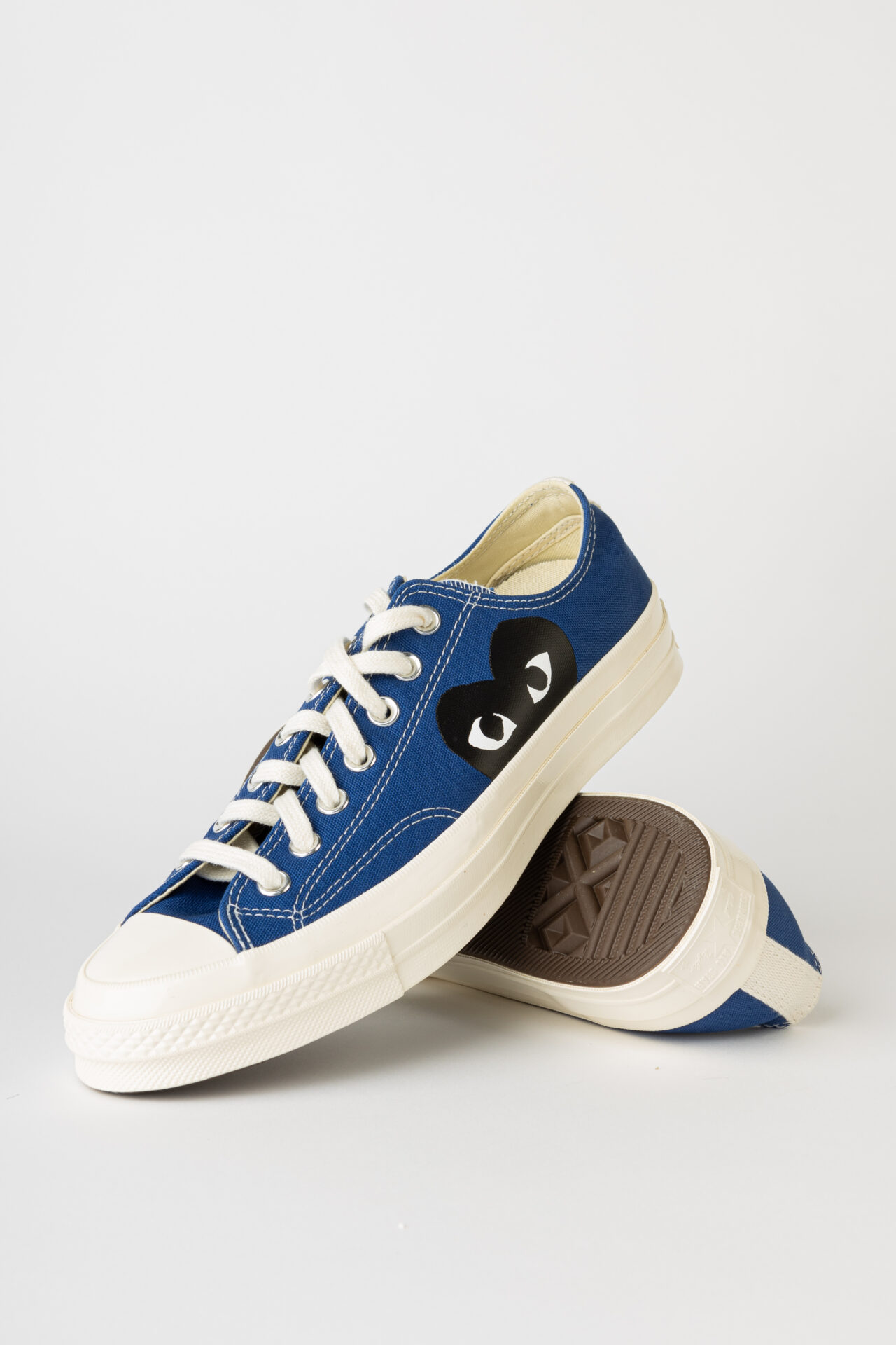 Comme Des Garcons Play - Blue Converse Chuck Taylor Low Top - Schwittenberg