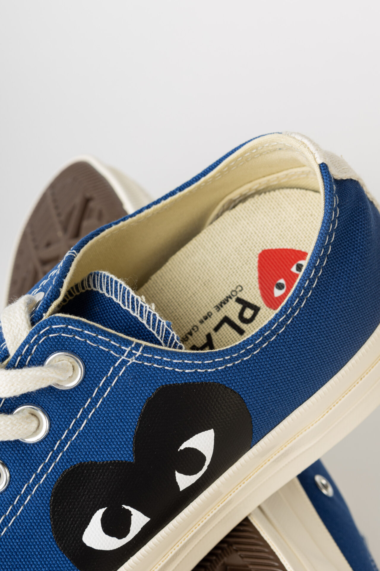 Comme Des Garcons Play - Blue Converse Chuck Taylor Low Top - Schwittenberg