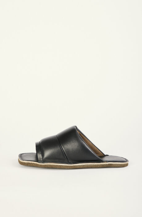 Schwarze Slide-Sandalen aus Leder