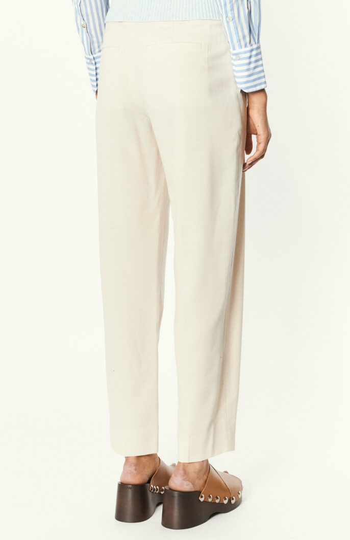 Pleated pants in cream