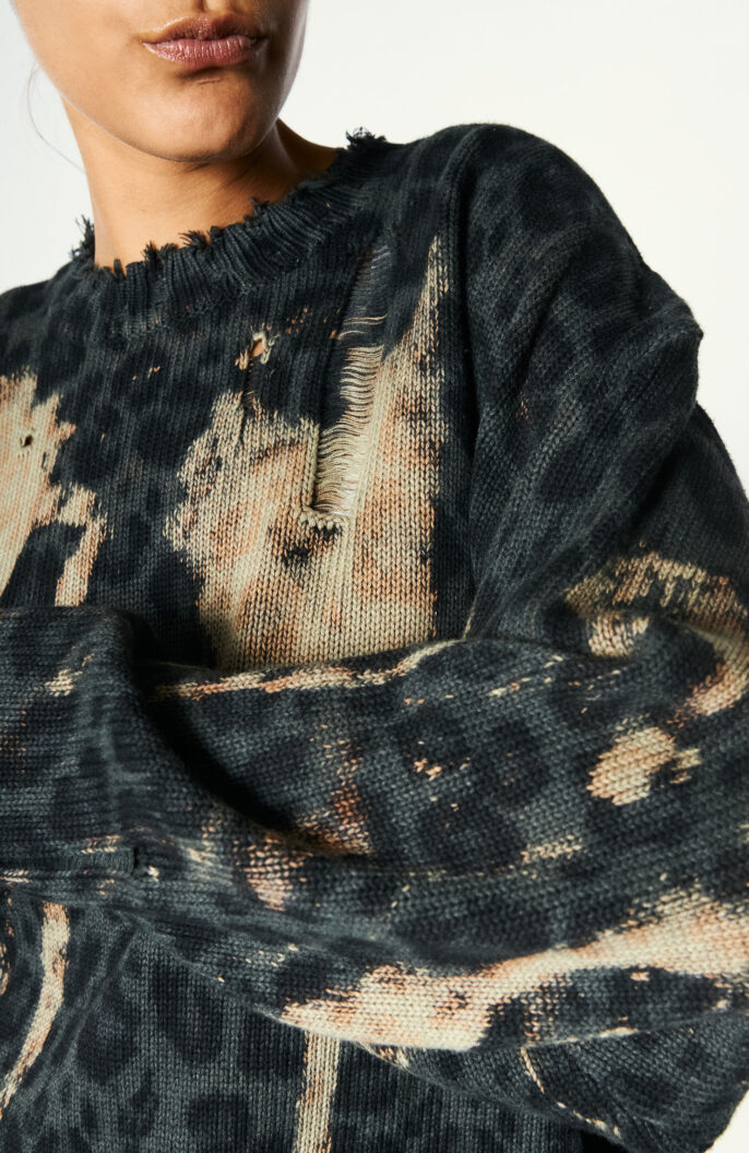 Oversize sweater with bleached effect and leo print in black/grey blue