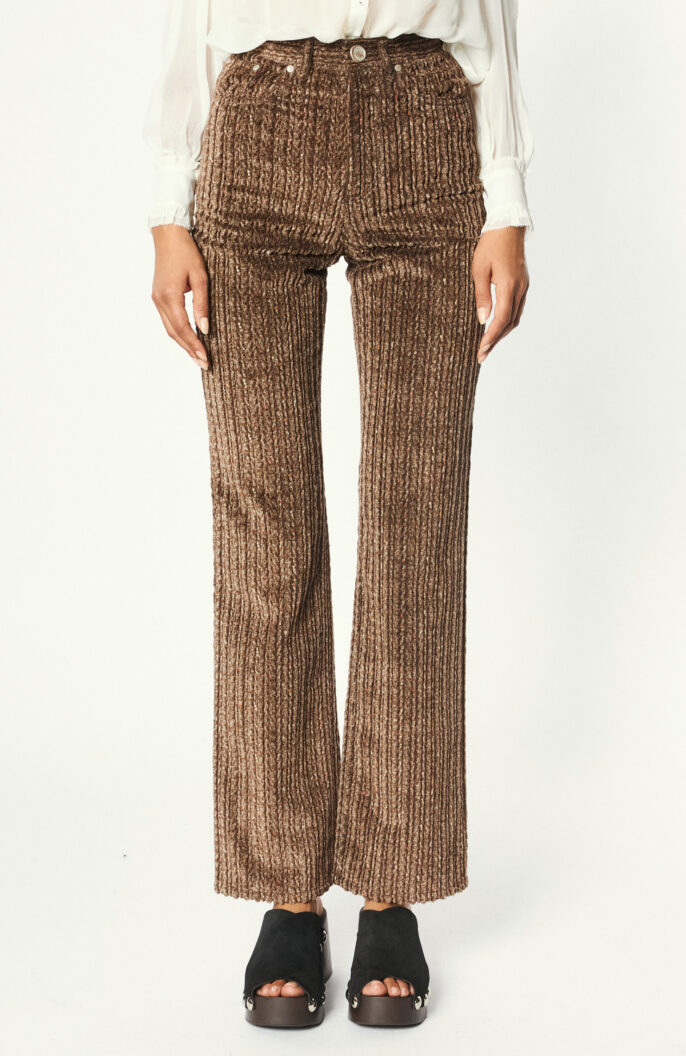 Corduroy pants in brown