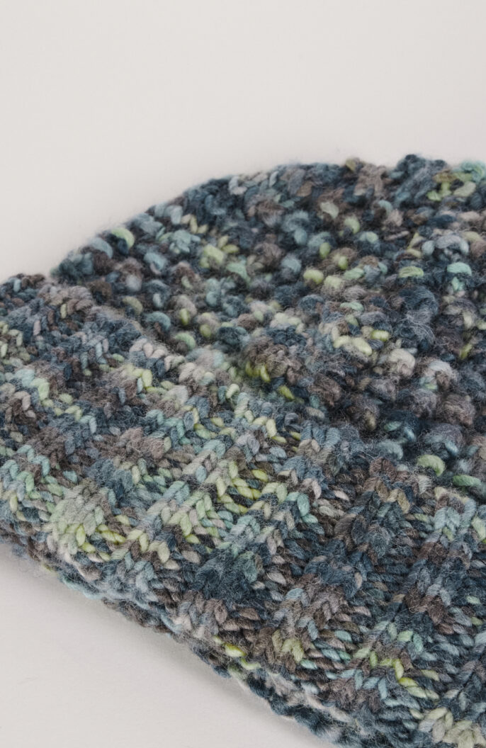 Coarse knit hat in blue / gray